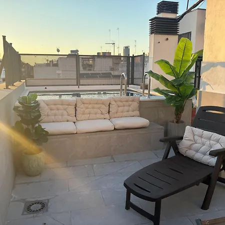 Atico Triana Con Piscina Privada Lägenhet