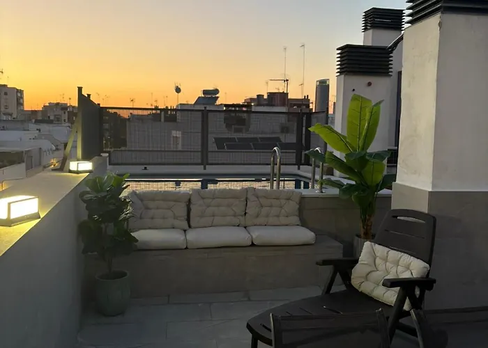 Atico Triana Con Piscina Privada